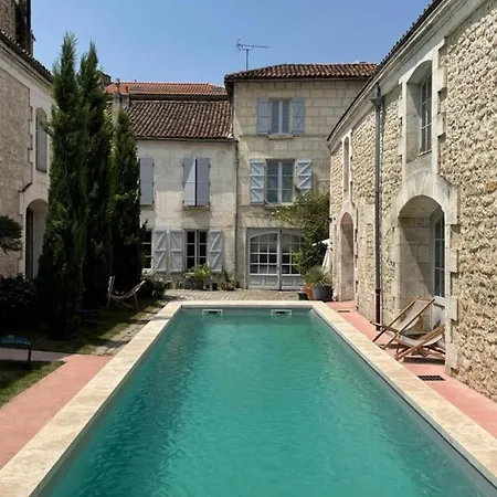 Apartment Historique Avec Piscine, Salle De Jeux, Et Jardin - Ideal Famille Et Amis - Fr-1-653-261 Angoulême